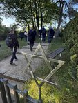 Foto: 08.05.2025 Gedenkveranstaltung 80 Jahre Kriegsende - Gedenken auf dem Jüdischen Fiedhof (JPG-Datei)
